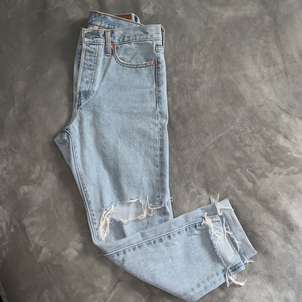 ✨Levi’s Wedgie Fit Jeans from Aritzia✨